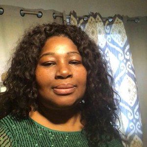 Meet your Posher, Claudia